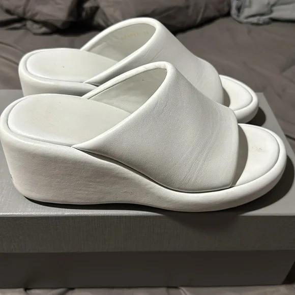 Authentic Balenciaga Leather platform sandal - Picture 2 of 8